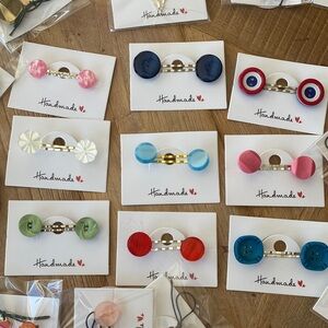 50 sets of hair pin vintage button hair accessories ready for gifting.